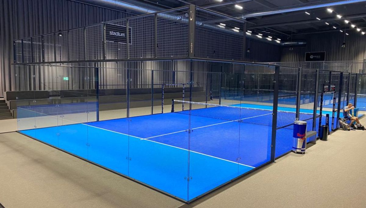 Advantages of indoor vs. outdoor padel courts