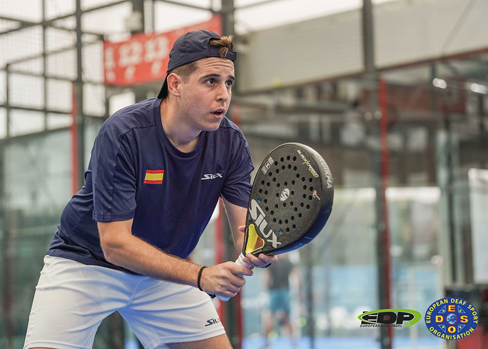 José Javier Díaz, jugadora participante en el Campeonato Europeo de Pádel para Sordos