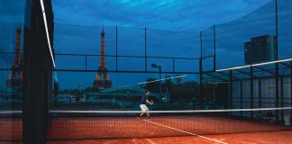 ¿Quieres una cita romántica con tu pareja de pádel? Atento a esta pista instalada cerca de la Torre Eiffel